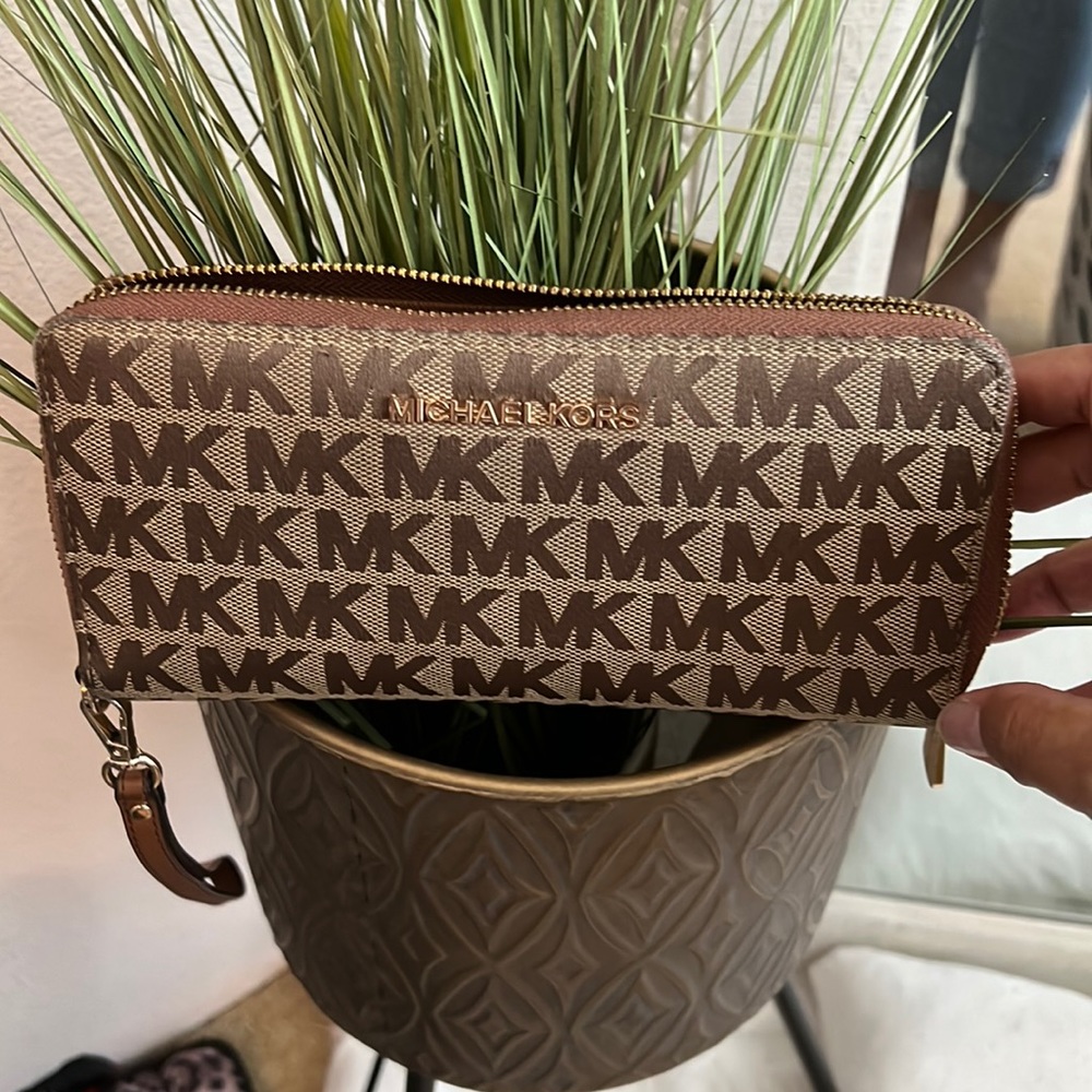 Michael Kors Womens Wallet